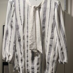 Women’s Como Black White Tunic Top with Black Embroidery